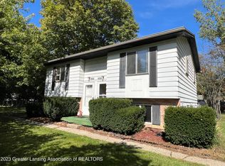 4660 Ammon Dr, Holt, MI 48842