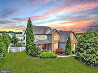 59 Country Side Dr, Carlisle, PA 17013