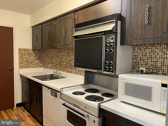 2nd image of 7600 E Roosevelt Blvd #611