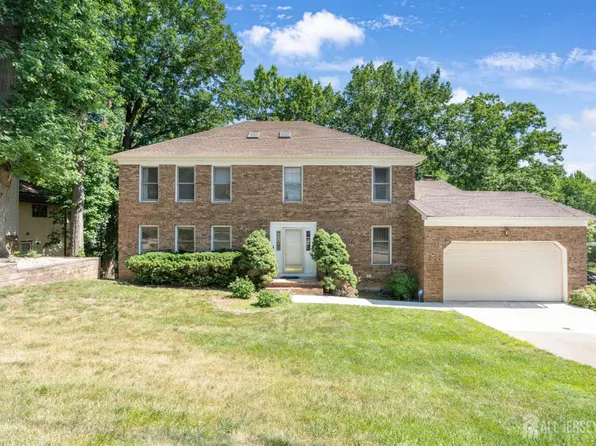 265 Edlys Ln, North Brunswick, NJ 08902