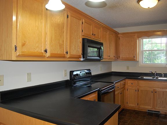 2nd image of 617 Corinth Ct