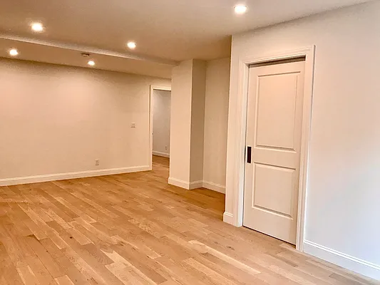 Rented by The Dermot Realty Management Company | media 18