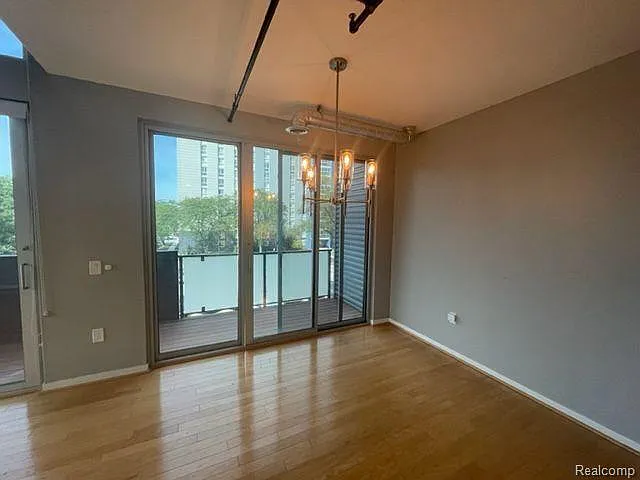 614 S Troy St #205 — Photo 12