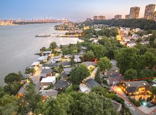 28 Colony Rd, Edgewater, NJ 07020