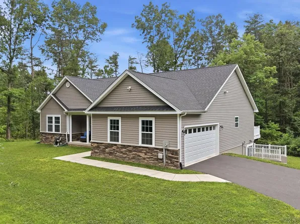 730 Basin Dr, Inwood, WV 25428