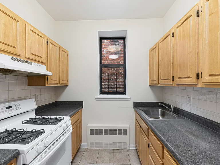 307 W 111th St #5R — Photo 4