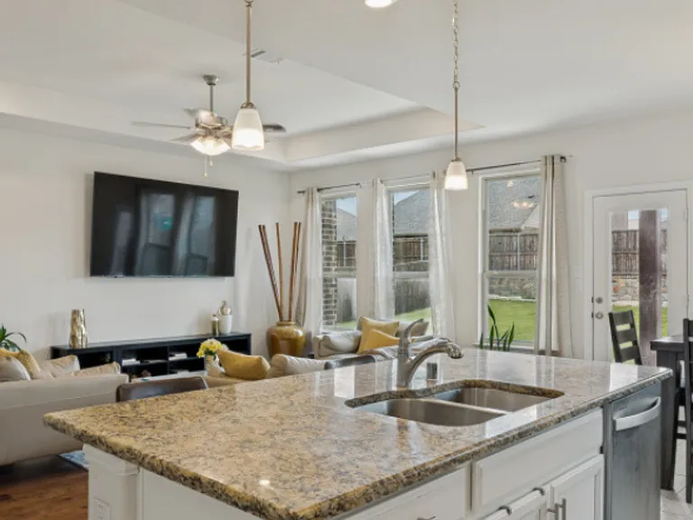 408 Patterson Ct — Photo 11