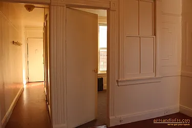 Rented by aptsandlofts.com