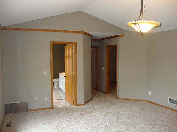 2nd image of 13304 Acorn Cir