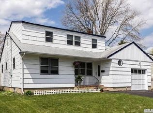 17 Marlborough Rd, Babylon, NY 11702