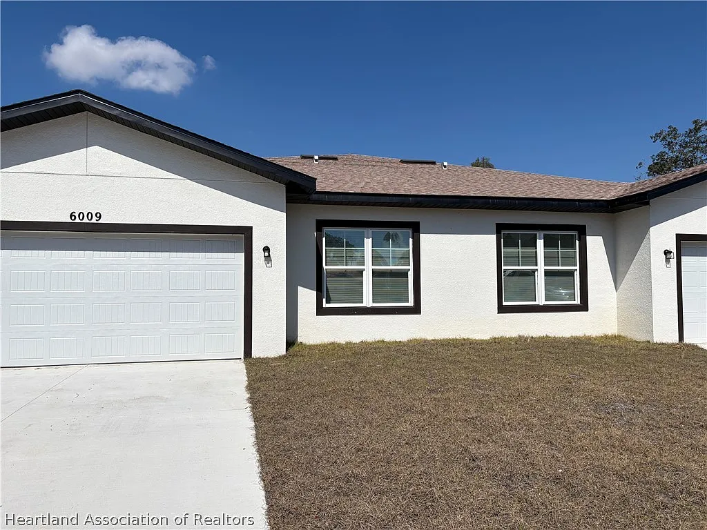 3 bed, 2.0 bath, 1640 sqft, $1,800 — Photo 1