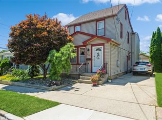 232 Broad St, Williston Park, NY 11596