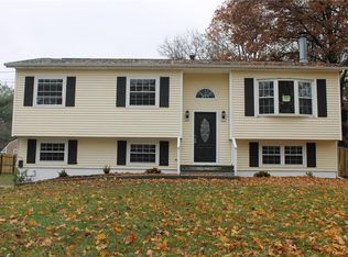 26 S Gate Dr, Poughkeepsie, NY 12601