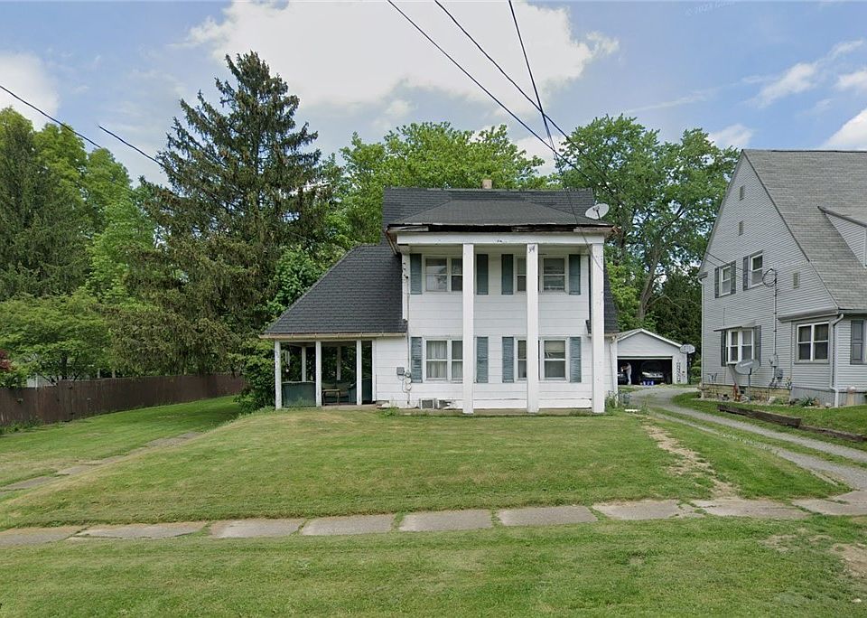 1st image of 426 E 8th St