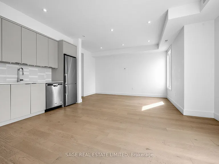 909 Castlefield Ave #3 — Photo 6