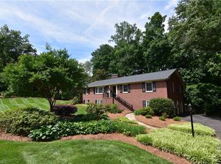 1418 Pinecroft Dr, Winston Salem, NC 27104