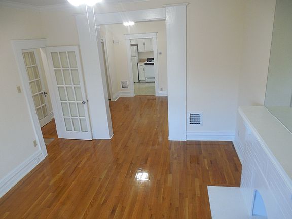 3rd image of 4318A De Tonty St