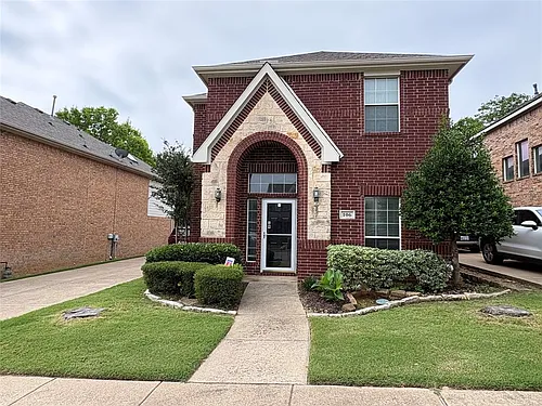 106 Constitution Dr Photo 1