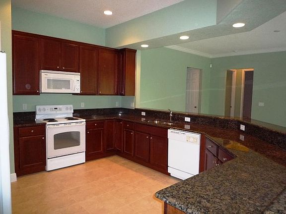 5th image of 3894 SW Wycoff St