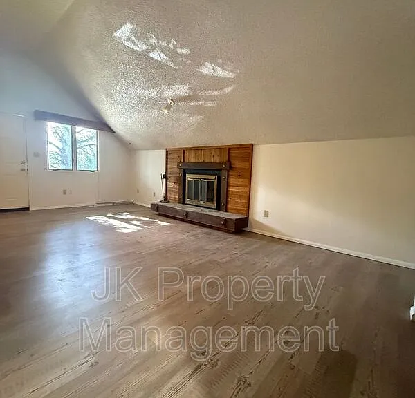 401 50th St S #14 — Photo 10