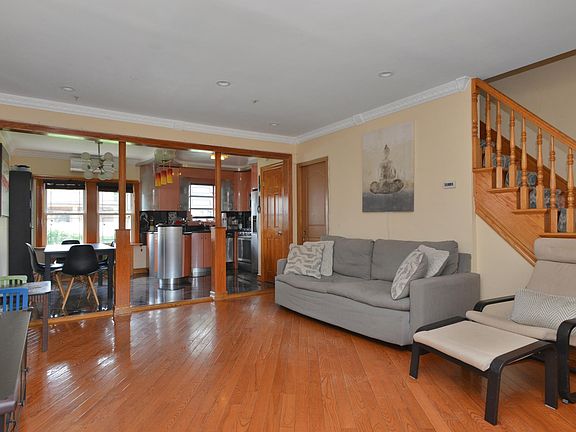 3rd image of 69-14 182nd St