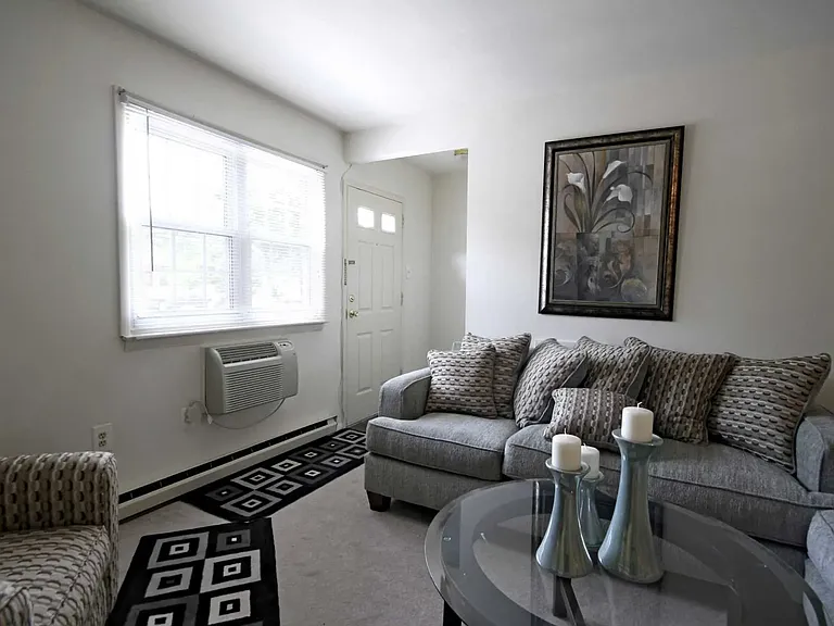 University Park Apartments — Photo 9