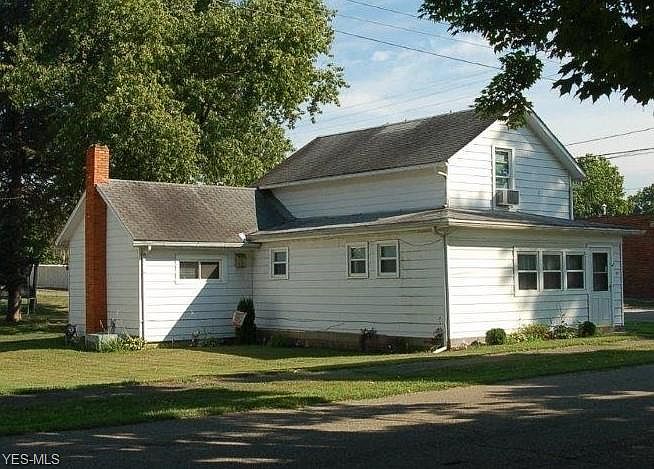 1st image of 130 N Chestnut St N