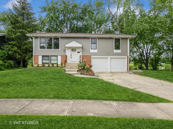 960 Hillcrest Blvd, Hoffman Estates, IL 60169