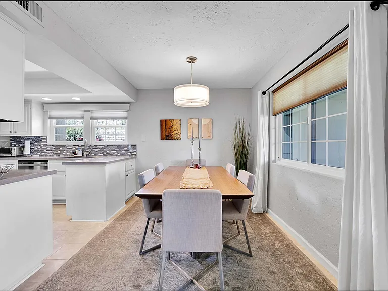 E Waverly Dr — Photo 8