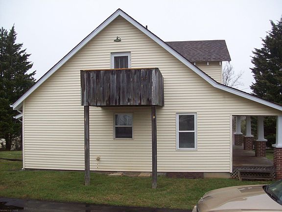 3rd image of 205 Chinquapin Trl