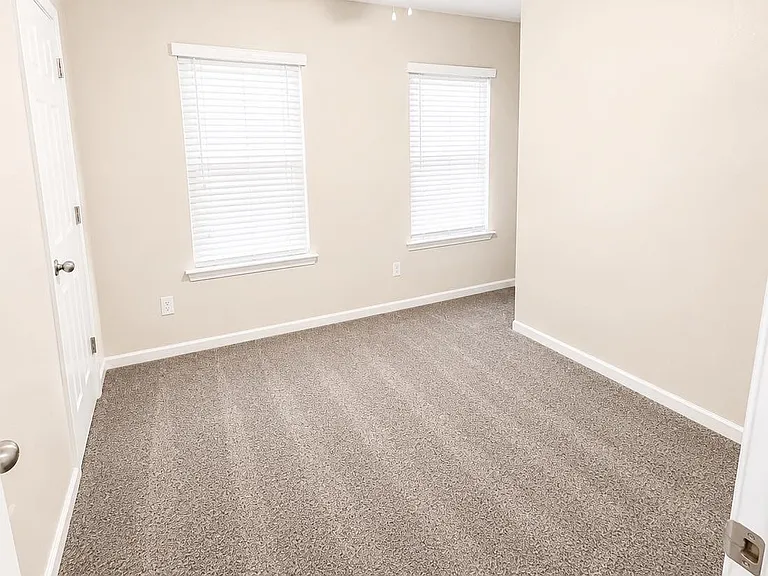 744 Jack Russell Ct — Photo 9