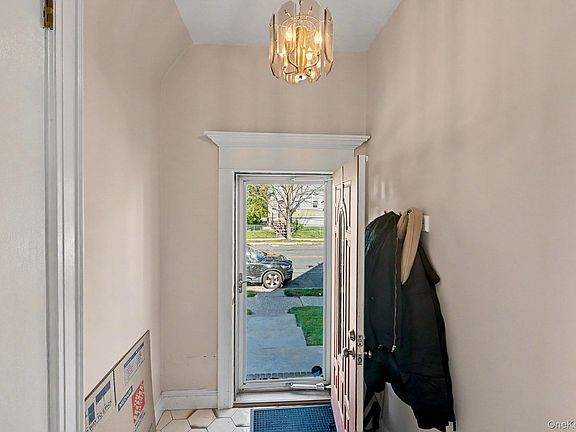2nd image of 26 Munro Boulevard