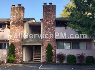 Updated apartment in great location, Kirkland, WA 98034