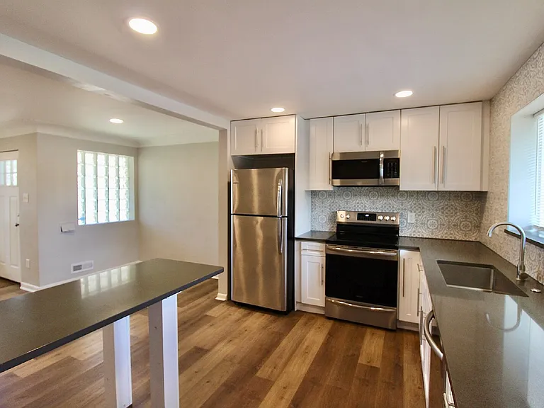 3614 N Monaco Street Pkwy — Photo 6