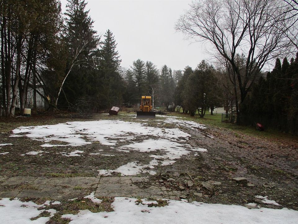 2nd image of 7 Dow St