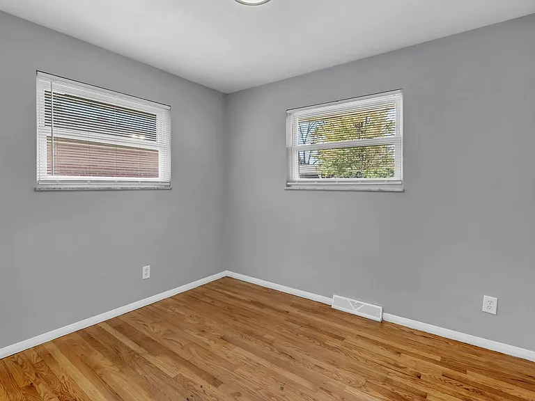1505 Miller Dr — Photo 17