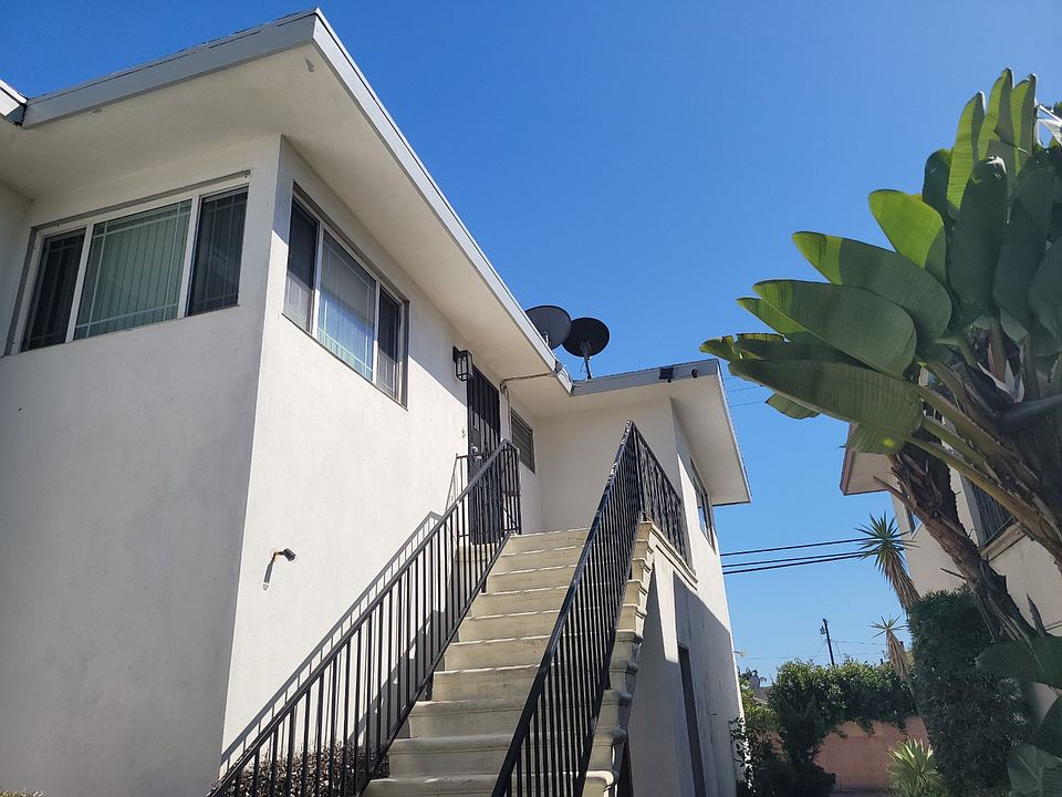 Exterior Front Entrance of Unit