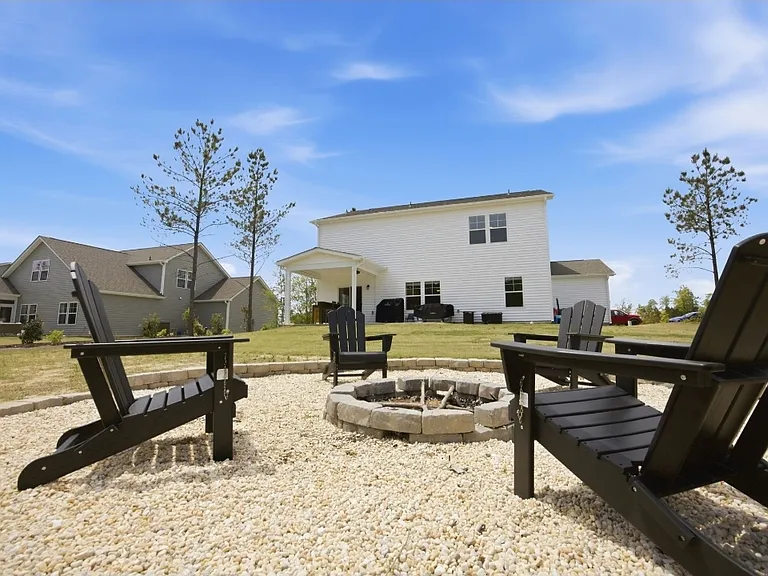 315 Enfield Dr — Photo 34