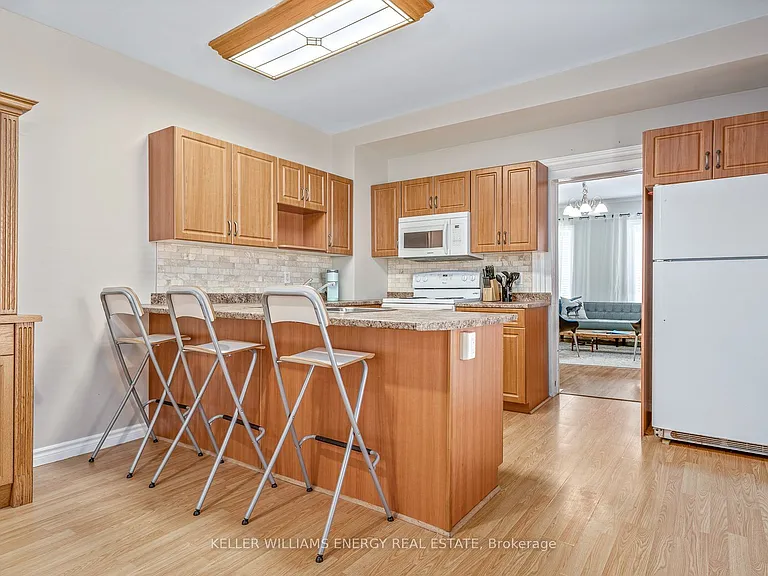 60 Picton Main St — Photo 8