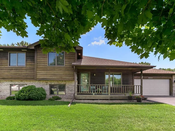 8831 Lake Susan Ct, Chanhassen, MN 55317