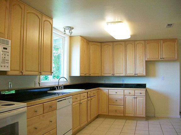 Large and beautiful kitchen
