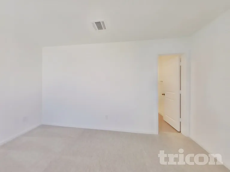 3017 Fantasy Terrace Dr — Photo 5