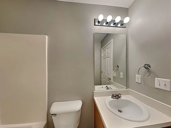3rd image of 703 Kelsey Ct