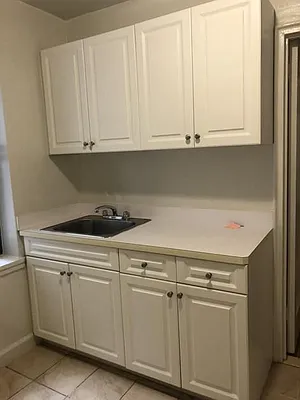 Rented by Siderow Residential Group | media 11