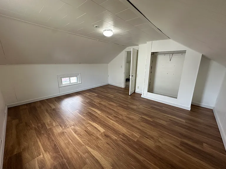 915 Madison St — Photo 13