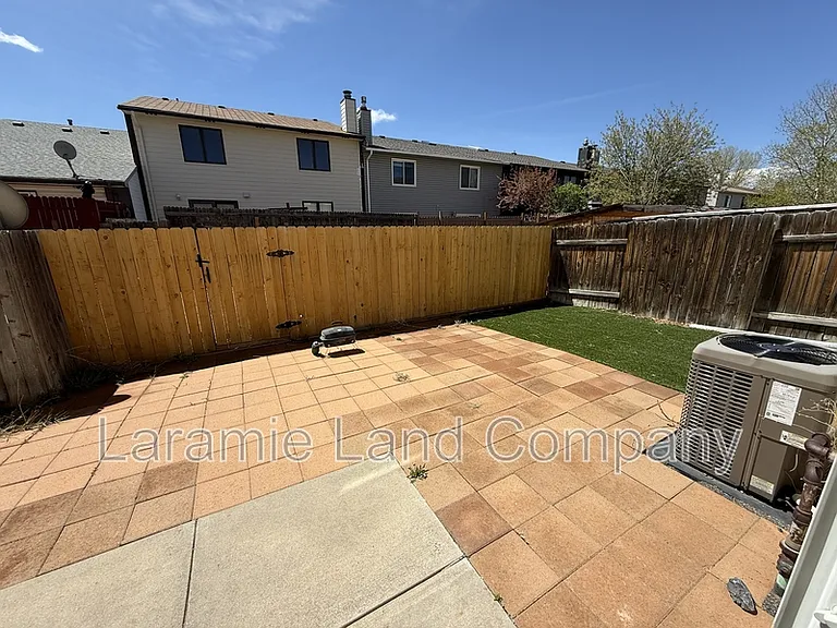 1736 Sanders Dr — Photo 2