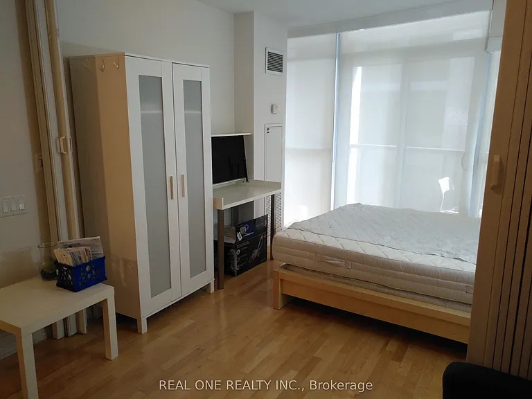 21 Carlton St #306 — Photo 8
