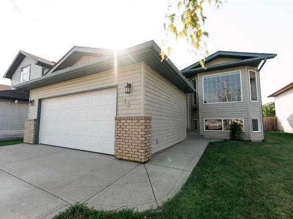 73 W Ogilvie Close, Red Deer, AB T4P 3X7
