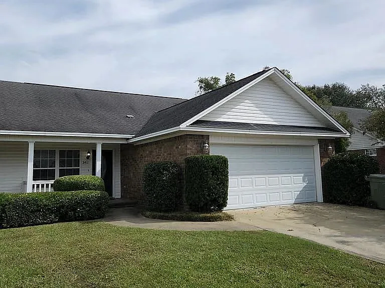 3411 Landmark Dr — Photo 1