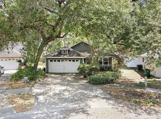 1128 Juniper Ct, Tavares, FL 32778